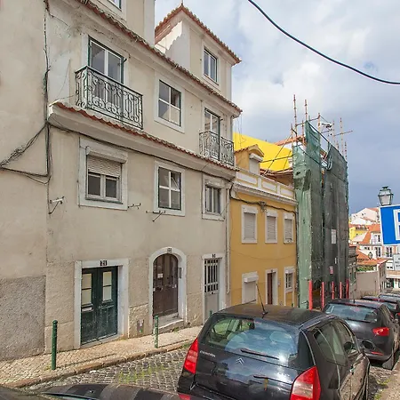 Principe Real 2 Bedrooms 2 Bathrooms, Air-con, Wi-fi, 2nd Floor * Lisbon