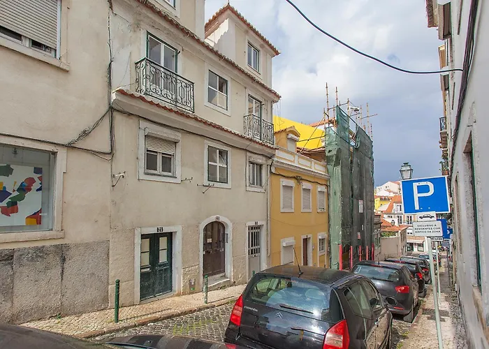 Principe Real 2 Bedrooms 2 Bathrooms, Air-con, Wi-fi, 2nd Floor * Lisbon