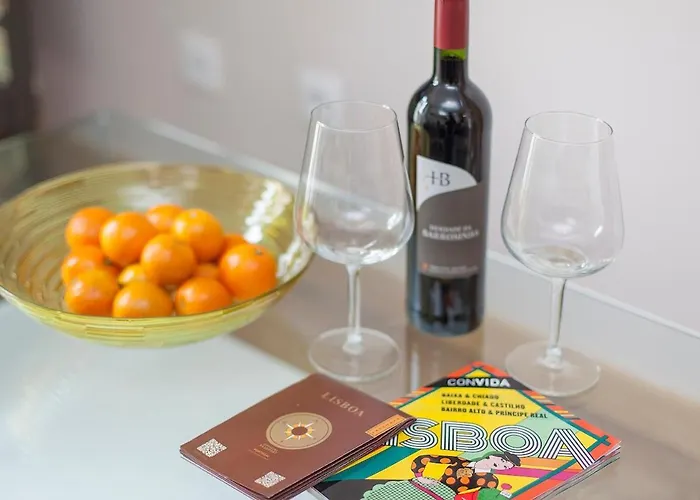 Apartment Principe Real 2 Bedrooms 2 Bathrooms, Air-con, Wi-fi, 2nd Floor *