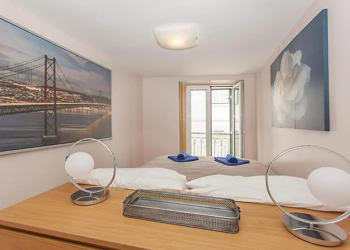 Principe Real 2 Bedrooms 2 Bathrooms, Air-con, Wi-fi, 2nd Floor