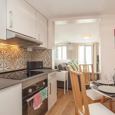 Apartamento Principe Real 2 Bedrooms 2 Bathrooms, Air-con, Wi-fi, 2nd Floor *