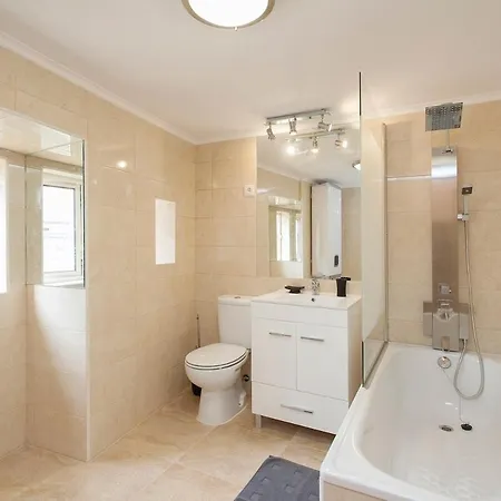 Principe Real 2 Bedrooms 2 Bathrooms, Air-con, Wi-fi, 2nd Floor Апартаменты